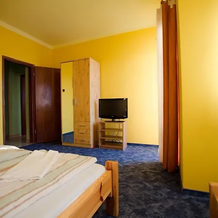 Adonisz Vendeghaz Pensjonat